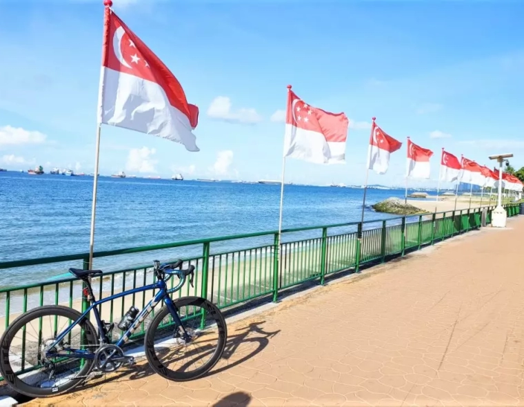 Elitewheels wheels roll on the seaside in Singapore